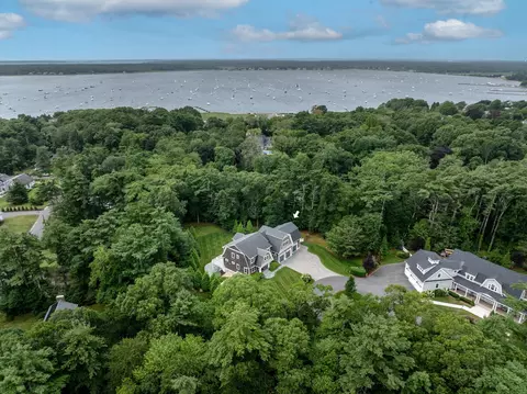 3 Pinebrook Ln, Mattapoisett, MA 02739
