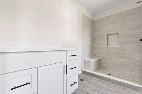 Bath - 38 Hemlock St, Douglas, MA 01516 photo 1 of 3