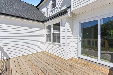 Exterior - 38 Hemlock St, Douglas, MA 01516 photo 4 of 12