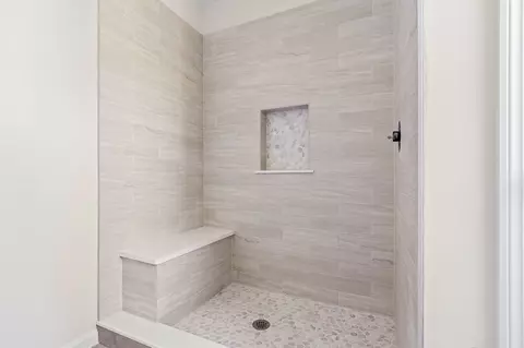 Bath - 38 Hemlock St, Douglas, MA 01516 photo 2 of 3