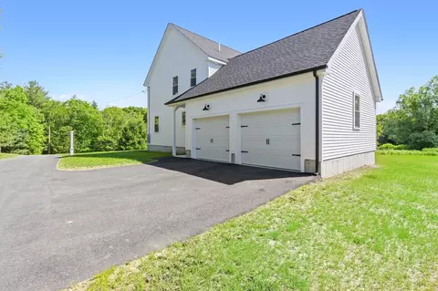 Exterior - 38 Hemlock St, Douglas, MA 01516 photo 6 of 12