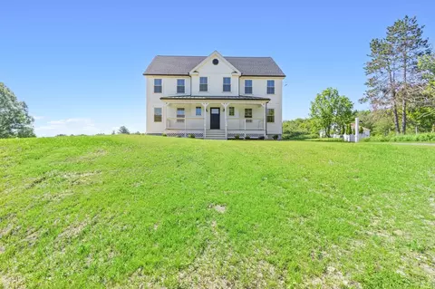 Exterior - 38 Hemlock St, Douglas, MA 01516 photo 10 of 12