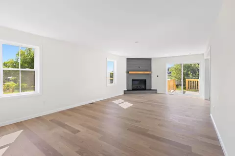 Living - 38 Hemlock St, Douglas, MA 01516 photo 6 of 7