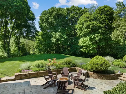 Exterior - 21 Bemis St, Weston, MA 02493 photo 5 of 5