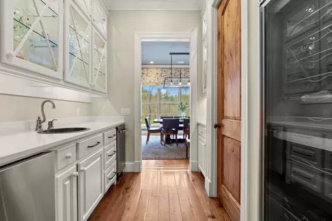 Entry Way - 21 Bemis St, Weston, MA 02493 photo 2 of 4