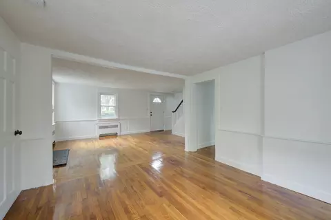 Living - 21 Sycamore Ln, Hingham, MA 02043 photo 4 of 4