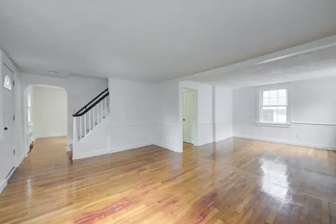 Living - 21 Sycamore Ln, Hingham, MA 02043 photo 3 of 4