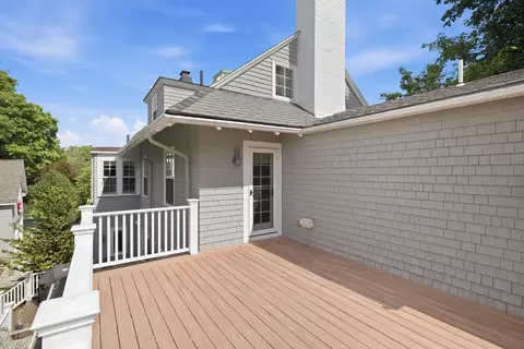 Exterior - 5 Bartlett St, Marblehead, MA 01945 photo 2 of 7