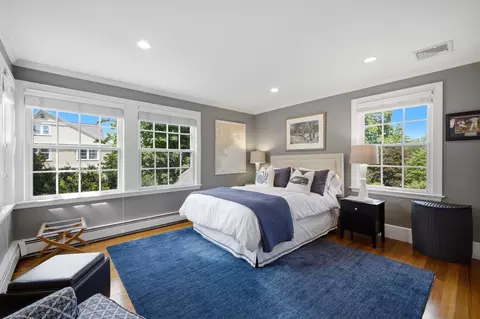 Bedroom - 5 Bartlett St, Marblehead, MA 01945 photo 2 of 6
