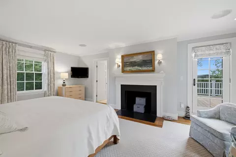 Bedroom - 5 Bartlett St, Marblehead, MA 01945 photo 1 of 6
