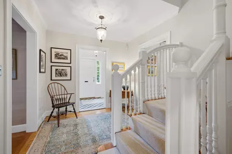 Entry Way - 5 Bartlett St, Marblehead, MA 01945 photo 1 of 5