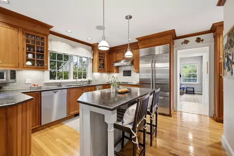 Kitchen - 5 Bartlett St, Marblehead, MA 01945 photo 2 of 3