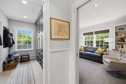 Entry Way - 5 Bartlett St, Marblehead, MA 01945 photo 3 of 5