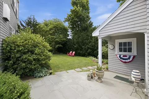 Exterior - 5 Bartlett St, Marblehead, MA 01945 photo 6 of 7