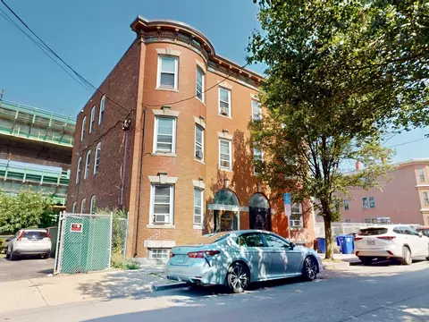 122 Chestnut St #2, Chelsea, MA 02150