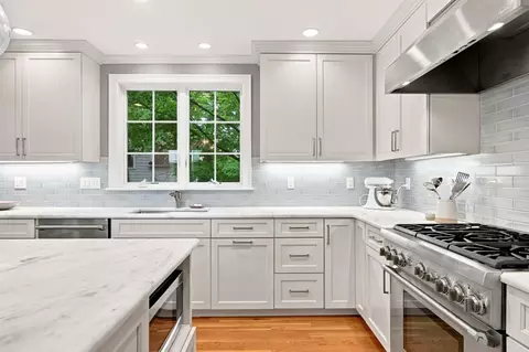 Kitchen - 35 Arthur Ave, Marblehead, MA 01945 photo 3 of 4