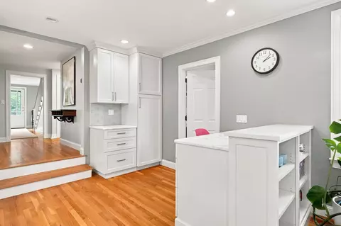 Entry Way - 35 Arthur Ave, Marblehead, MA 01945 photo 2 of 2