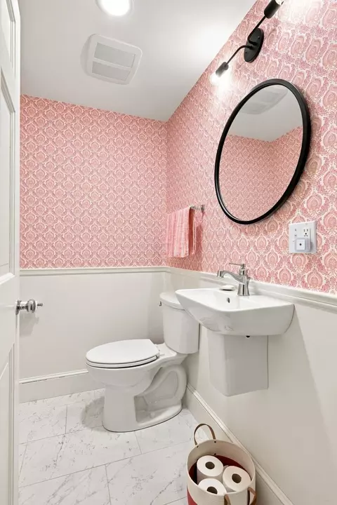 Bath - 35 Arthur Ave, Marblehead, MA 01945 photo 1 of 4