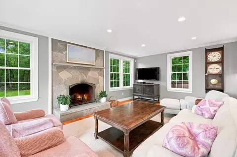 Living - 35 Arthur Ave, Marblehead, MA 01945 photo 5 of 5