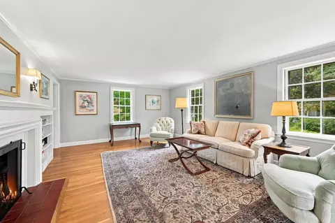 Living - 35 Arthur Ave, Marblehead, MA 01945 photo 2 of 5