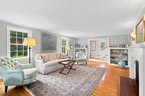 Living - 35 Arthur Ave, Marblehead, MA 01945 photo 3 of 5
