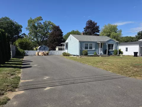 11 Brigham Rd, South Hadley, MA 01075
