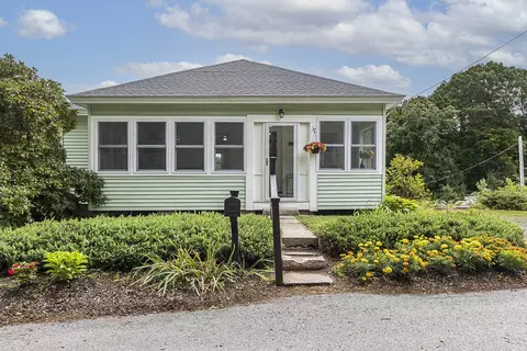 Exterior - 75 Perkins Ave, Hamilton, MA 01982 photo 1 of 12