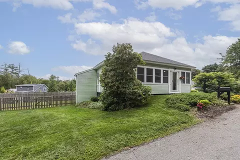 Exterior - 75 Perkins Ave, Hamilton, MA 01982 photo 3 of 12