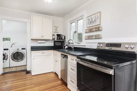 Kitchen - 75 Perkins Ave, Hamilton, MA 01982 photo 2 of 3