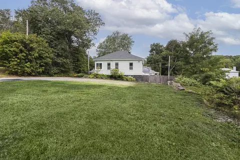 Exterior - 75 Perkins Ave, Hamilton, MA 01982 photo 6 of 12
