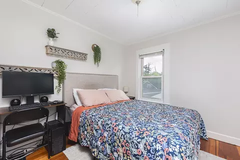 Bedroom - 75 Perkins Ave, Hamilton, MA 01982 photo 1 of 4