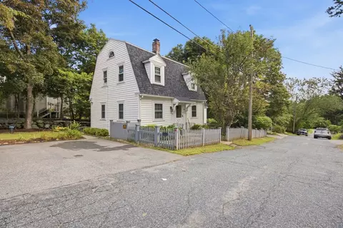Exterior - 6 Center Pl # -8, Stow, MA 01775 photo 2 of 4