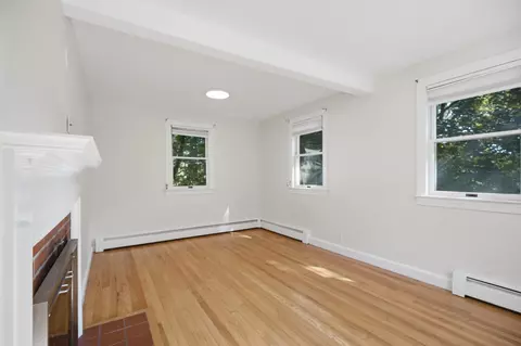 Living - 6 Center Pl # -8, Stow, MA 01775 photo 2 of 4