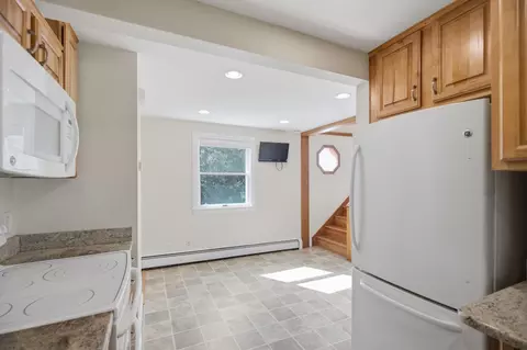Kitchen - 6 Center Pl # -8, Stow, MA 01775 photo 3 of 3