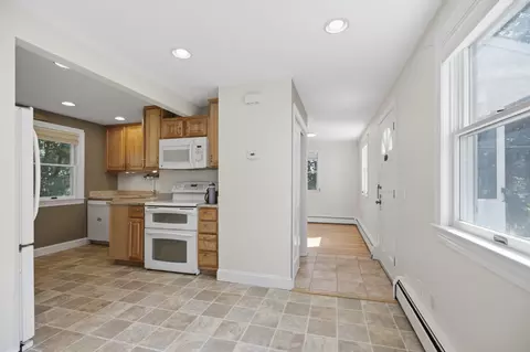 Entry Way - 6 Center Pl # -8, Stow, MA 01775 photo 3 of 5