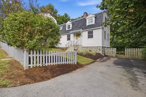 Exterior - 6 Center Pl # -8, Stow, MA 01775 photo 3 of 4