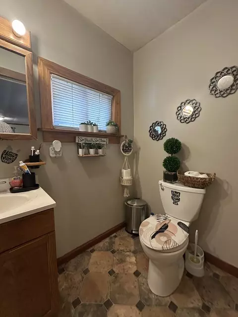 Bath - 173-175 Johnson St, Springfield, MA 01108 photo 1 of 3