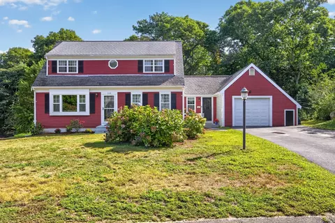 115 Dove Hill Rd, Falmouth, MA 02556