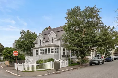 50 Columbia St, Swampscott, MA 01907