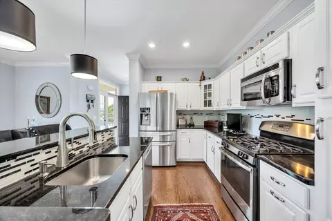 Kitchen - 126 Grey Hawk Dr #697, Mashpee, MA 02649 photo 2 of 2