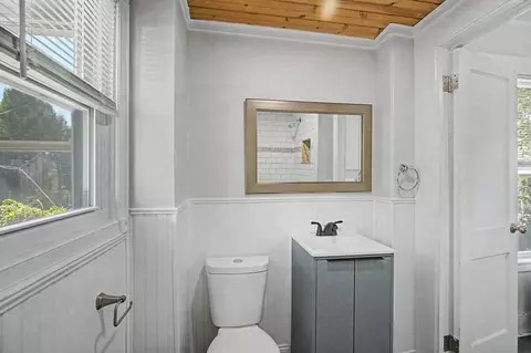 Bath - 81 Adams St, Springfield, MA 01105 photo 1 of 4