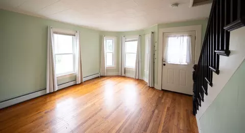 Living - 119 Everett Ave, Athol, MA 01331 photo 2 of 5