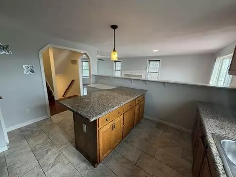 Kitchen - 4 Pearlbush Path, Worcester, MA 01607 photo 2 of 7