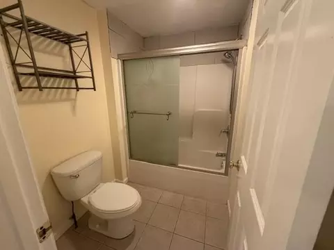 Bath - 4 Pearlbush Path, Worcester, MA 01607 photo 1 of 4
