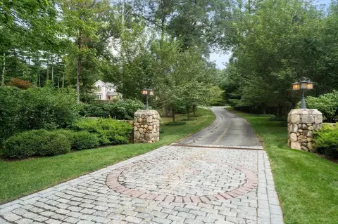 Exterior - 5 Hamlins Xing, Dover, MA 02030 photo 4 of 9