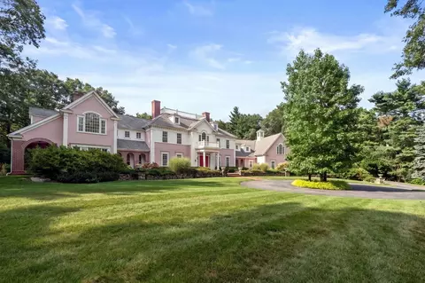 Exterior - 5 Hamlins Xing, Dover, MA 02030 photo 2 of 9