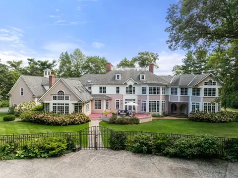 Exterior - 5 Hamlins Xing, Dover, MA 02030 photo 5 of 9