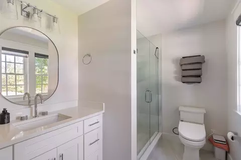 Bath - 5 Travis Rd, Natick, MA 01760 photo 3 of 5