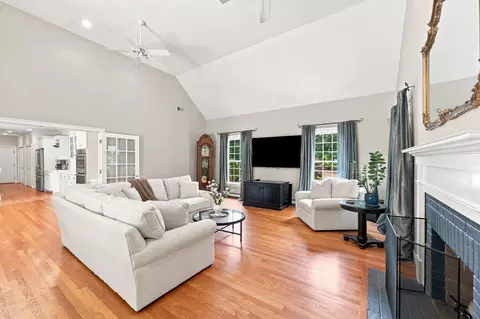 27 Juniper Rd, Upton, MA 01568 photo 20