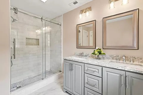 Bath - 3 Andy Rd, Worcester, MA 01602 photo 2 of 4